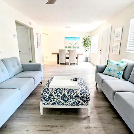 Sunny Shores Retreat 1